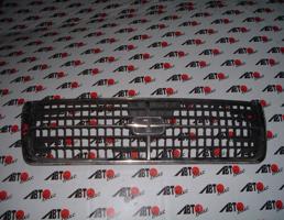 Решетка радиатора для NISSAN GLORIA CY31/PAY31/PY31/Y31/UY31  запчасти бу