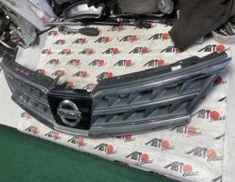 Решетка радиатора для NISSAN TIIDA C11/SC11  запчасти бу