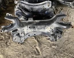 балка передняя для TOYOTA PRIUS ALPHA ZVW41  запчасти бу