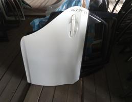 Дверь задняя правая для TOYOTA PRIUS ZVW30  запчасти бу