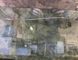 Стекло двери задней левой для TOYOTA VITZ NCP10/NCP13/NCP15/SCP10/SCP13  запчасти бу