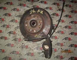 Ступица передняя правая для TOYOTA LEVIN AE100/AE101  запчасти бу