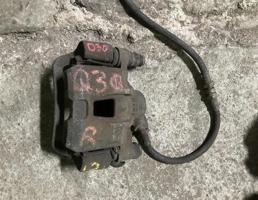 Суппорт передний правый для TOYOTA IST  запчасти бу