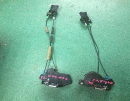 Замок двери передний левый для TOYOTA AVENSIS AZT250  запчасти бу