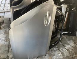 Дверь задняя правая для TOYOTA PRIUS ZVW30  запчасти бу