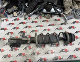 Стойка передняя правая для NISSAN NOTE E12/HE12/NE12/SNE12  запчасти бу