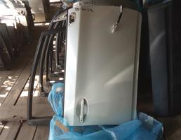 Дверь передняя правая для TOYOTA PRIUS ZVW30  запчасти бу