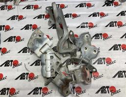 набор петель для SUZUKI JIMNY JB23W  запчасти бу