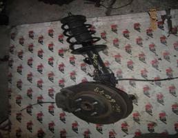 Ступица передняя левая для TOYOTA RACTIS NCP105/NCP100/SCP100  запчасти бу