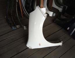 Крыло переднее правое для NISSAN AD ZNY12  запчасти бу