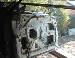 Дверь передняя правая для MITSUBISHI DIAMANTE F12A/F13A/F15A/F17A/F25A/F27A  запчасти бу