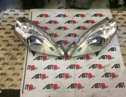 Фара передняя правая для NISSAN LEAF AZE0  запчасти бу