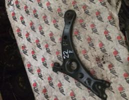 Рычаг передний нижний правый для TOYOTA CORONA PREMIO AT210/AT211/ST210/ST215/CT210/CT215/CT216  запчасти бу