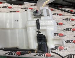 насос омывателя фар для TOYOTA PRIUS ZVW30  запчасти бу