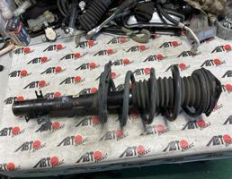 Стойка передняя правая для NISSAN X-TRAIL NT32  запчасти бу