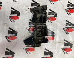 Крепление бампера переднее правое  для TOYOTA AVENSIS AZT250  запчасти бу