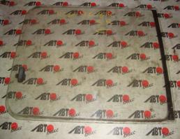 Стекло боковое среднее правое для NISSAN CARAVAN VRMGE24/E24  запчасти бу