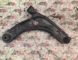 Рычаг передний нижний правый для TOYOTA RACTIS NCP105/NCP100/SCP100  запчасти бу