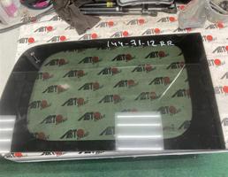 Стекло боковое заднее правое для NISSAN NV200 VM20  запчасти бу