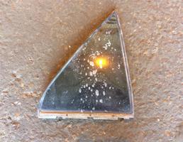 Стекло неподвижное задней правой двери для TOYOTA CORONA PREMIO  запчасти бу