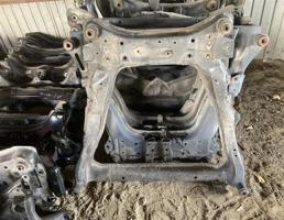 балка передняя для NISSAN X-TRAIL T31  запчасти бу