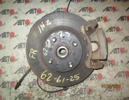 Ступица передняя правая для TOYOTA RACTIS NCP105/NCP100/SCP100  запчасти бу