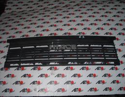 Решетка радиатора для TOYOTA HIACE LH51V  запчасти бу