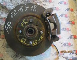 Ступица передняя правая для TOYOTA RACTIS NCP105/NCP100/SCP100  запчасти бу