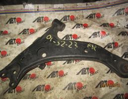 Рычаг передний нижний правый для TOYOTA LEVIN AE110/AE111  запчасти бу