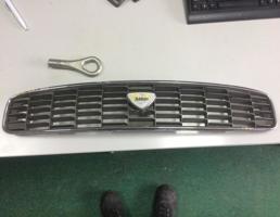 Решетка радиатора для NISSAN BLUEBIRD ENU13/EU13/HNU13/HU13/U13/SNU13/SU13  запчасти бу