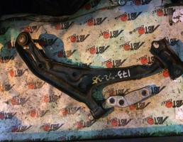 Рычаг передний нижний левый для NISSAN PRIMERA HNP11/HP11/HP11/QP11/WHNP11/WHP11/WP11/WQP11/FHP11  запчасти бу