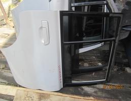 Дверь задняя правая для MITSUBISHI PAJERO IO H62W/H67W/H72W/H76W/H77W  запчасти бу