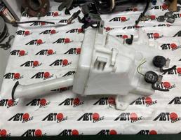 Бачок омывателя для TOYOTA AQUA NHP10  запчасти бу