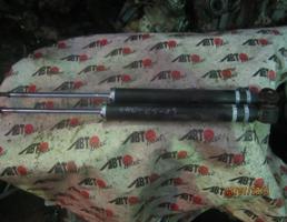 Амортизатор задний левый для TOYOTA VITZ NCP95/KSP90/NCP91/SCP90  запчасти бу