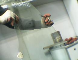 Стекло двери передней левой для NISSAN X-TRAIL NT30/T30/PNT30  запчасти бу