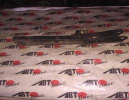 Рычаг задний нижний правый для MITSUBISHI GALANT E52A/E53A/E57A/E54A/E64A/E72A/E74A/E77A/E84A  запчасти бу