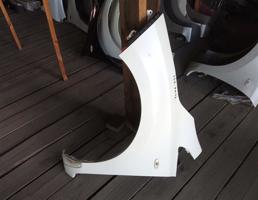 Крыло переднее левое для NISSAN LEAF AZE0  запчасти бу