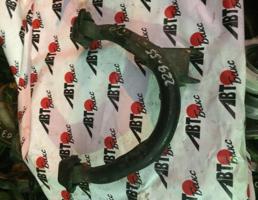 Рычаг задний верхний правый для MITSUBISHI DIAMANTE F31A/F36A/F41A/F46A/F47A  запчасти бу