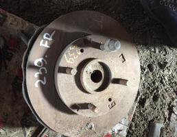 Ступица передняя правая для MITSUBISHI DION CR5W/CR6W/CR9W  запчасти бу