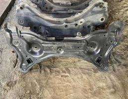 балка передняя для NISSAN NOTE E12/HE12/NE12/SNE12  запчасти бу