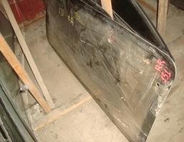 Стекло боковое заднее правое для NISSAN LARGO VUGJC22  запчасти бу