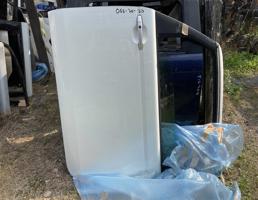 Дверь передняя левая для TOYOTA PORTE NCP141  запчасти бу