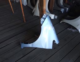 Крыло переднее левое для TOYOTA RACTIS NCP120  запчасти бу