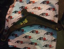 Рычаг передний нижний левый для MITSUBISHI CHARIOT GRANDIS  запчасти бу