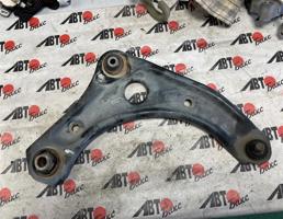 Рычаг передний нижний правый для NISSAN NOTE E12/HE12/NE12/SNE12  запчасти бу