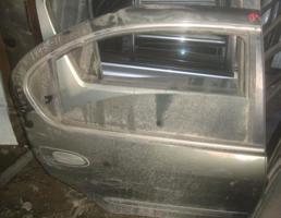 Дверь задняя правая для NISSAN CEFIRO A33/PA33  запчасти бу