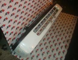 Бампер передний для TOYOTA HIACE LH119  запчасти бу